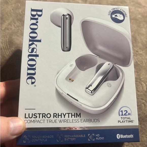 Brookstone Lustro Rhythm Silver and White Wireless Earbuds Bluetooth. New - Picture 1 of 9